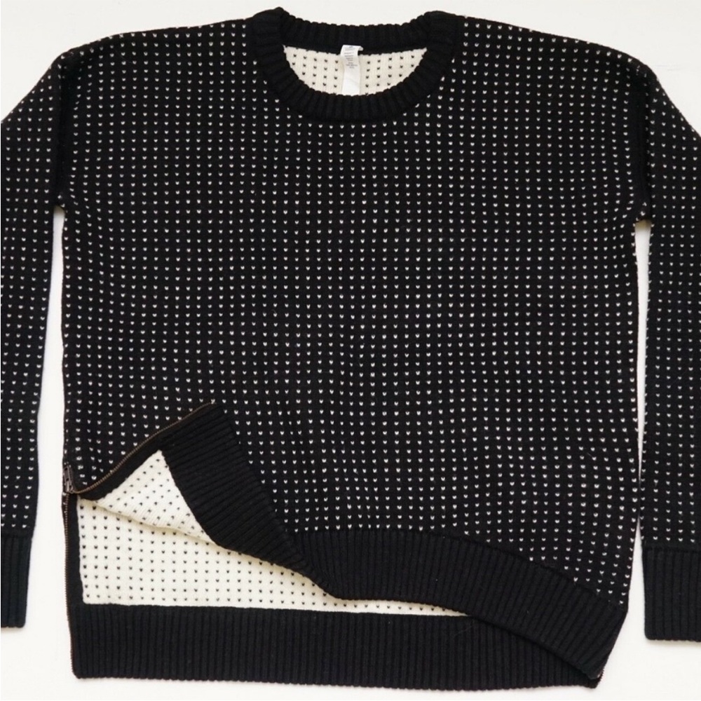 Lululemon | Black And White Merino Wool Reversible Yogi Crew Neck Sweater | Sz 8